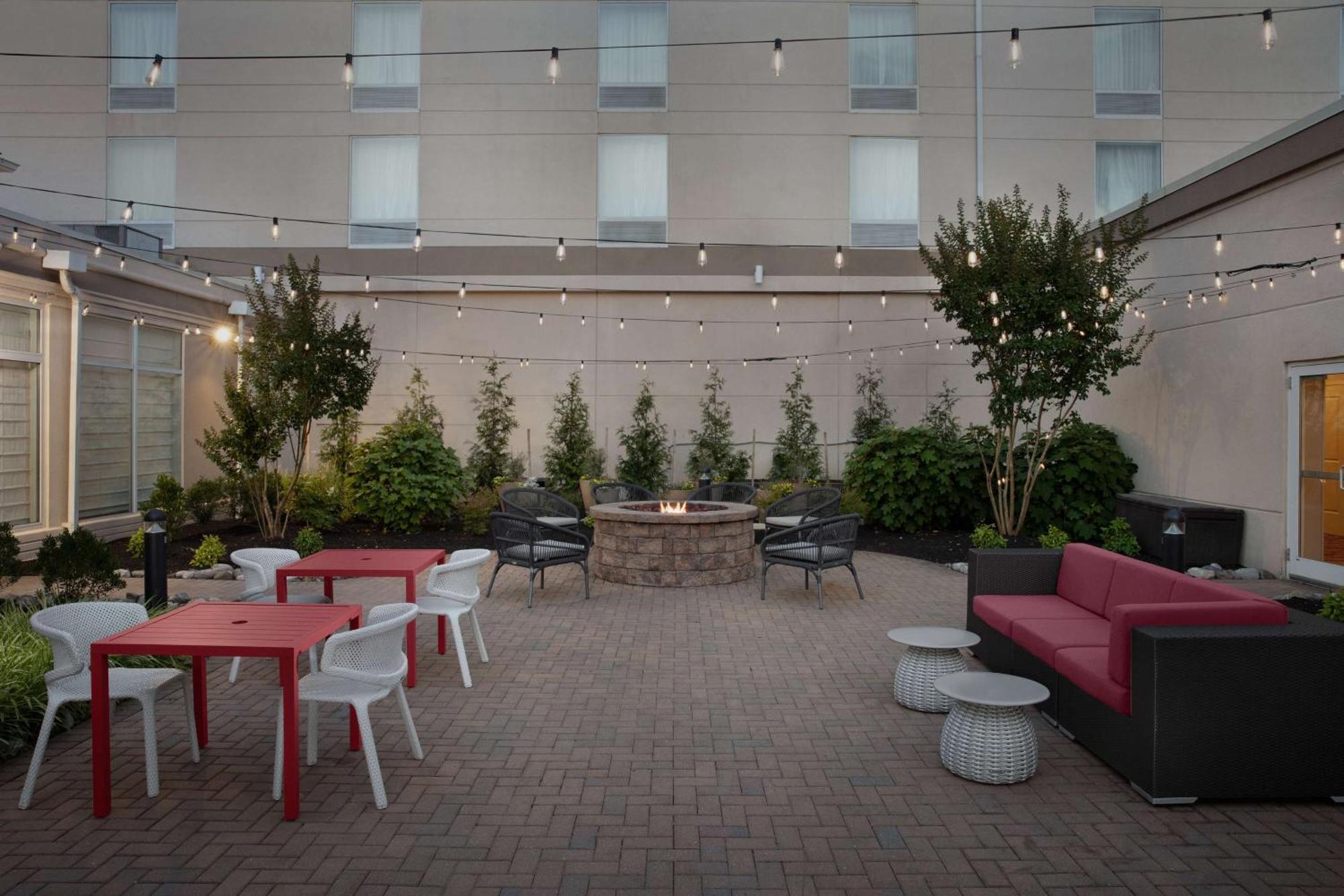 Hilton Garden Inn Philadelphia-Fort Washington Zewnętrze zdjęcie
